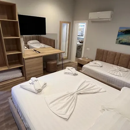 Tramonto Vlore * Radhimë