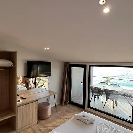 Tramonto Vlore * Radhimë