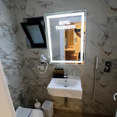 Hotel Tramonto Vlore *