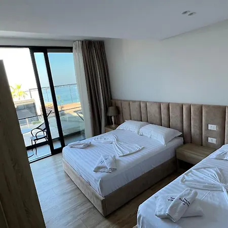 Tramonto Vlore * Radhimë