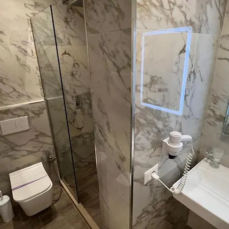 Hotel Tramonto Vlore *