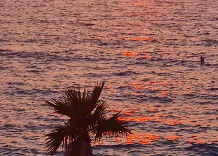 Tramonto Vlore * Radhima