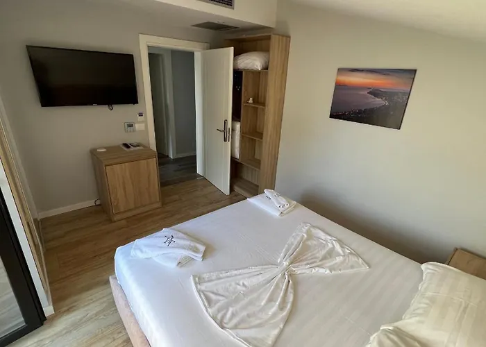 Szálloda Tramonto Vlore Radhima