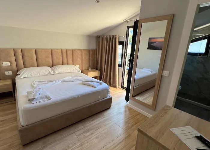 Tramonto Vlore Radhimë