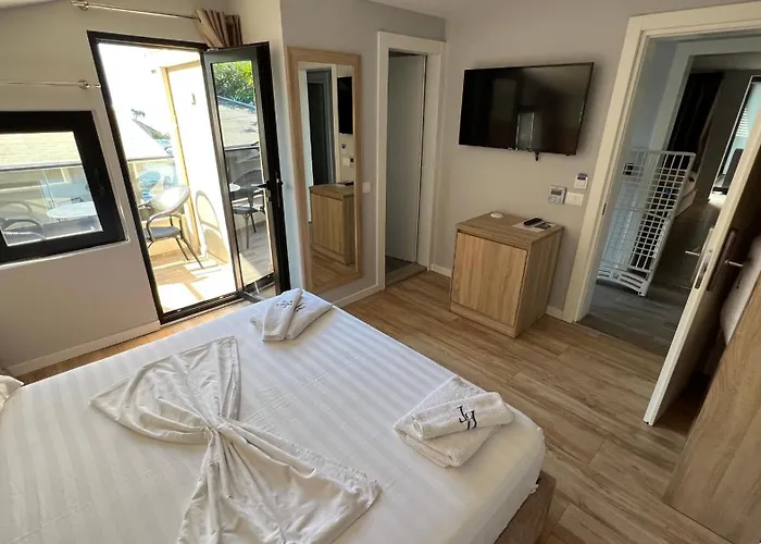 Tramonto Vlore * Radhimë