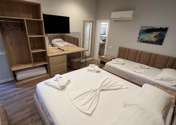 Tramonto Vlore * Radhima