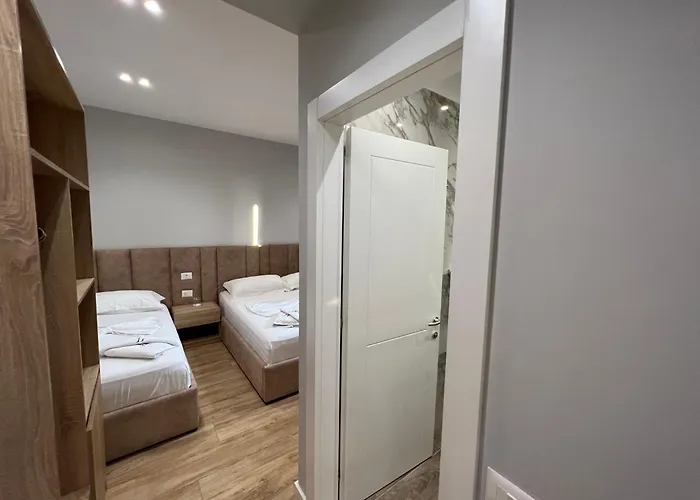 Tramonto Vlore Szálloda *