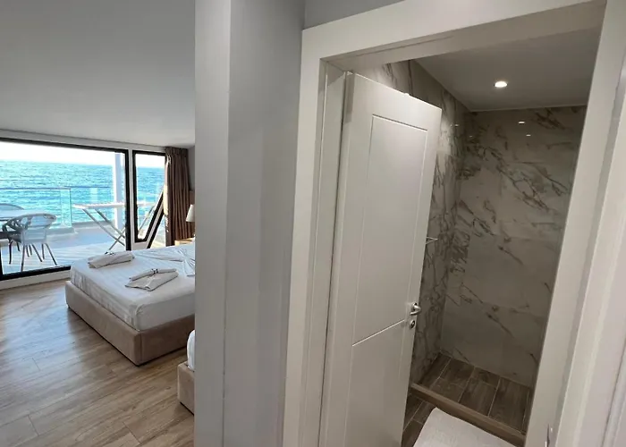 Tramonto Vlore Szálloda Radhima