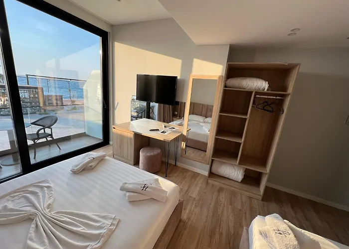 Tramonto Vlore Szálloda Radhima