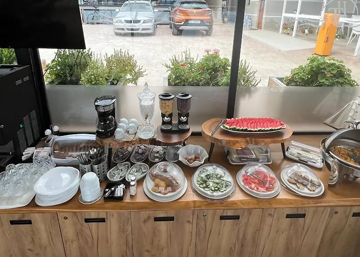 Tramonto Vlore Szálloda *